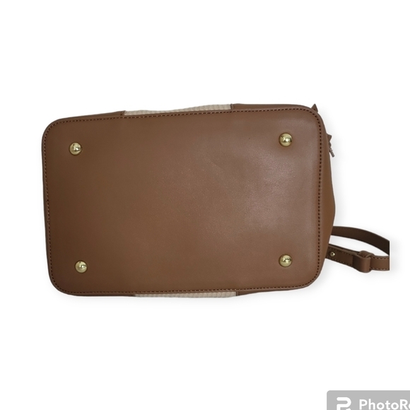 Isaac Mizrahi Tan & Brown Leather Crossbody Bucket Bag - Picture 6 of 9